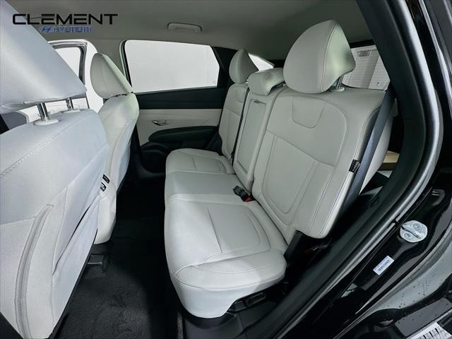 Hyundai Tucson Hybrid Vehicle Full-screen Gallery Image 27