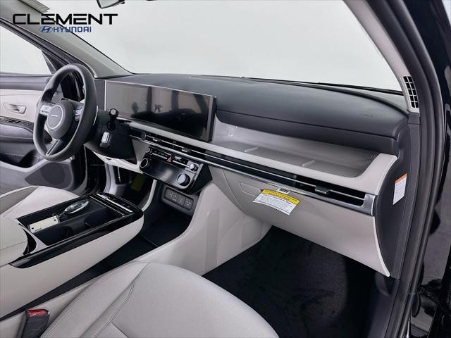 Hyundai Tucson Hybrid Vehicle Full-screen Gallery Image 29