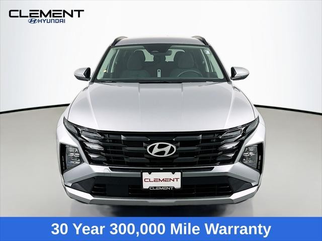 Hyundai Tucson Hybrid Vehicle Full-screen Gallery Image 2