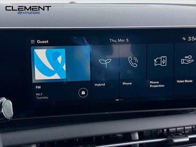 Hyundai Tucson Hybrid Vehicle Full-screen Gallery Image 17