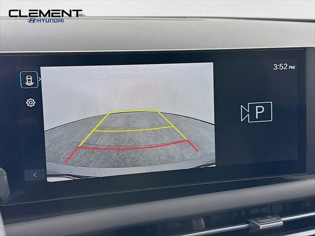 Hyundai Tucson Hybrid Vehicle Full-screen Gallery Image 18