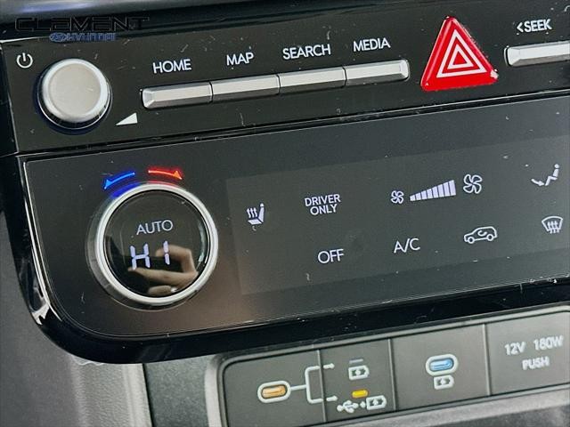 Hyundai Tucson Hybrid Vehicle Full-screen Gallery Image 20