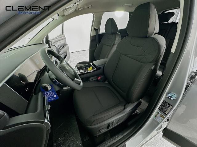 Hyundai Tucson Hybrid Vehicle Full-screen Gallery Image 25