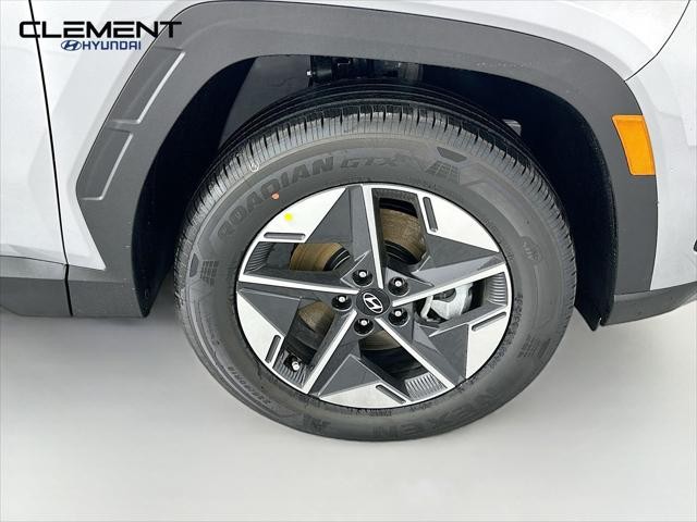 Hyundai Tucson Hybrid Vehicle Full-screen Gallery Image 31