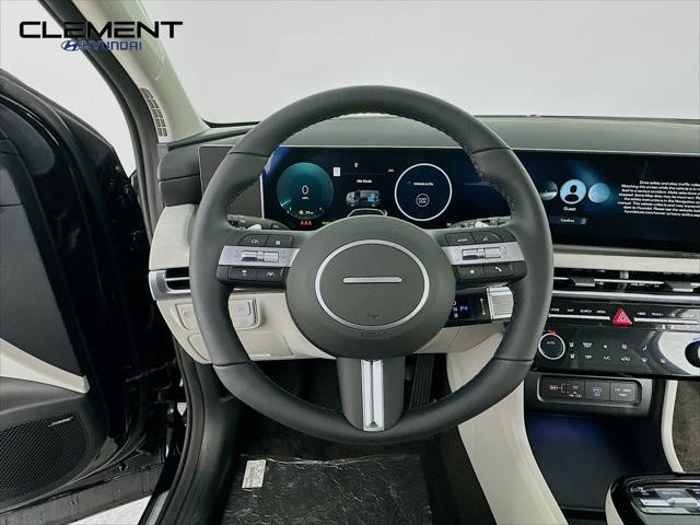 Hyundai Tucson Hybrid Vehicle Full-screen Gallery Image 13