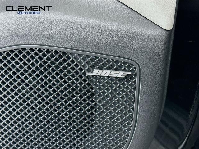 Hyundai Tucson Hybrid Vehicle Full-screen Gallery Image 23