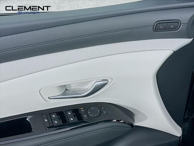 Hyundai Tucson Hybrid Vehicle Full-screen Gallery Image 24