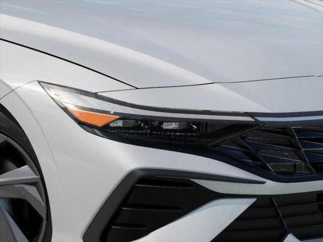 Hyundai Elantra Vehicle Image 09