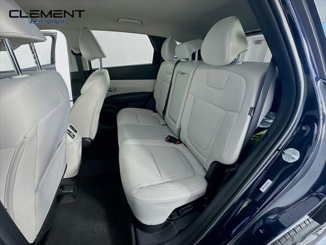 Hyundai Tucson Hybrid Vehicle Full-screen Gallery Image 27