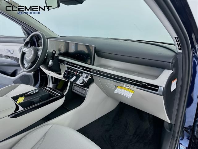 Hyundai Tucson Hybrid Vehicle Full-screen Gallery Image 29