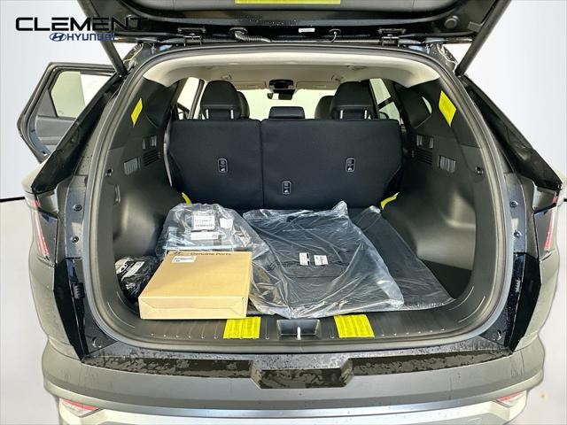 Hyundai Tucson Hybrid Vehicle Full-screen Gallery Image 9