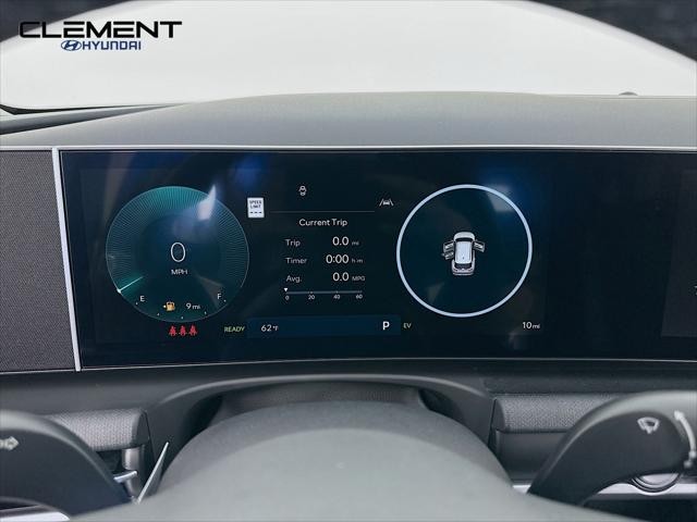 Hyundai Tucson Hybrid Vehicle Full-screen Gallery Image 16