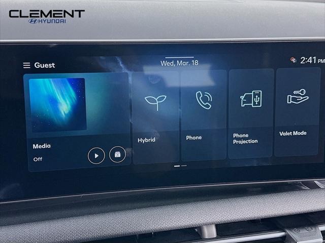 Hyundai Tucson Hybrid Vehicle Full-screen Gallery Image 17