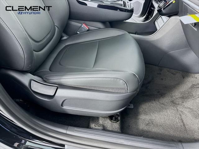 Hyundai Tucson Hybrid Vehicle Full-screen Gallery Image 28