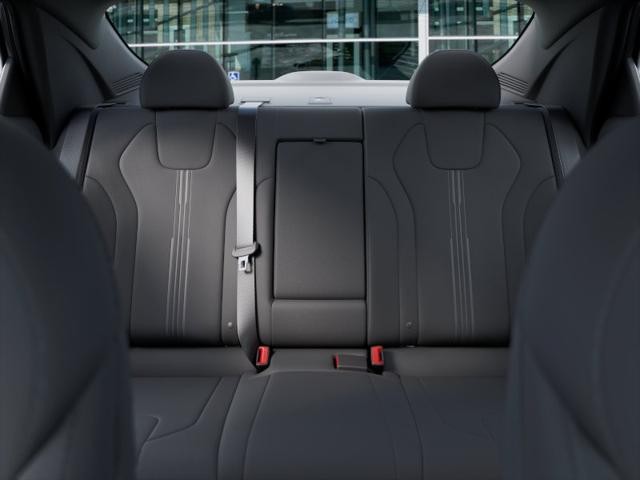 Hyundai Elantra Vehicle Image 12