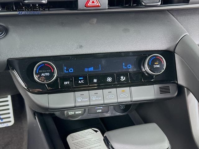 Hyundai Elantra Vehicle Full-screen Gallery Image 19