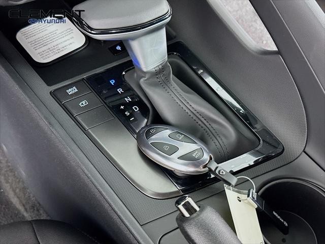 Hyundai Elantra Vehicle Full-screen Gallery Image 20