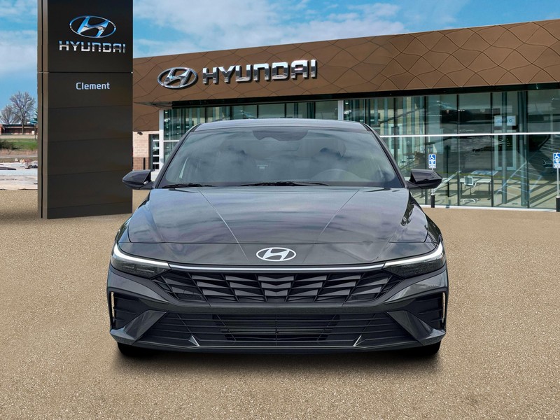 Hyundai Elantra Vehicle Image 12