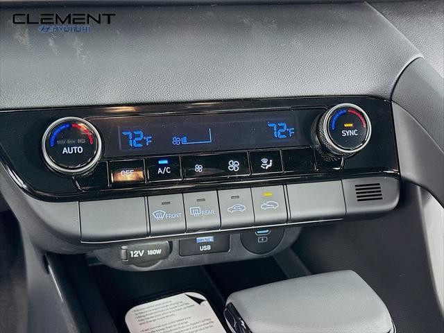 Hyundai Elantra Vehicle Full-screen Gallery Image 19