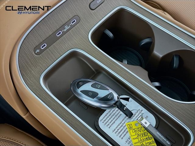 Hyundai Palisade Hybrid Vehicle Full-screen Gallery Image 21