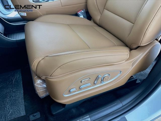 Hyundai Palisade Hybrid Vehicle Full-screen Gallery Image 26