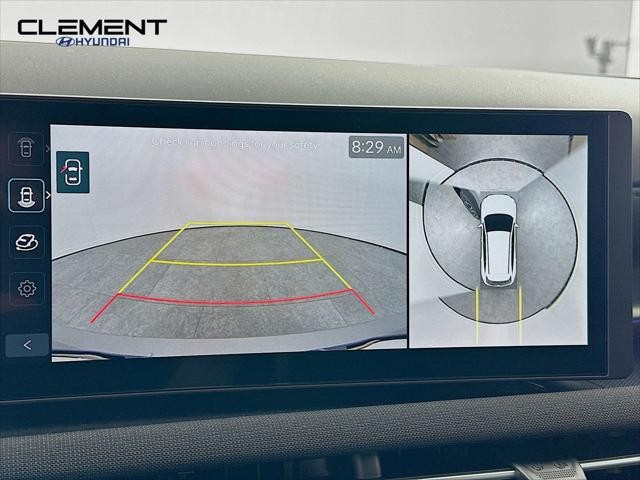 Hyundai Tucson Hybrid Vehicle Full-screen Gallery Image 18