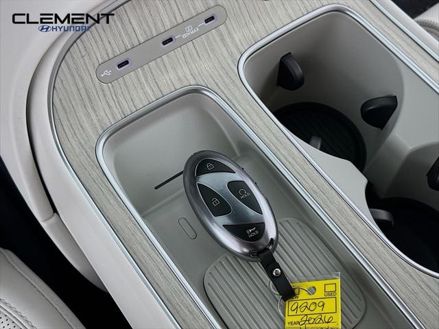 Hyundai Palisade Hybrid Vehicle Full-screen Gallery Image 21