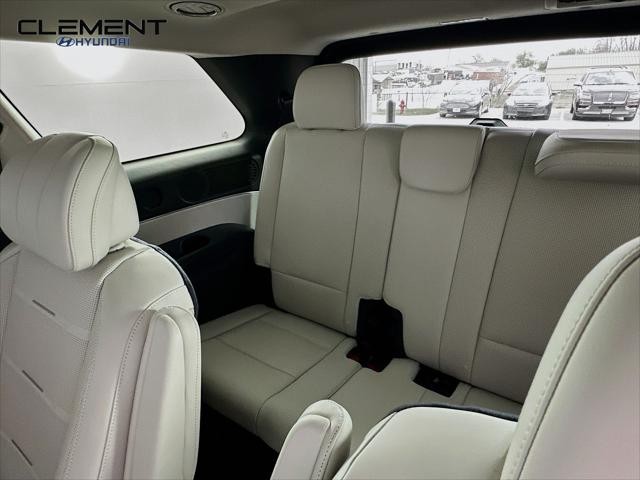 Hyundai Palisade Hybrid Vehicle Full-screen Gallery Image 30