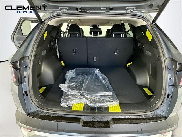 Hyundai Tucson Hybrid Vehicle Full-screen Gallery Image 9