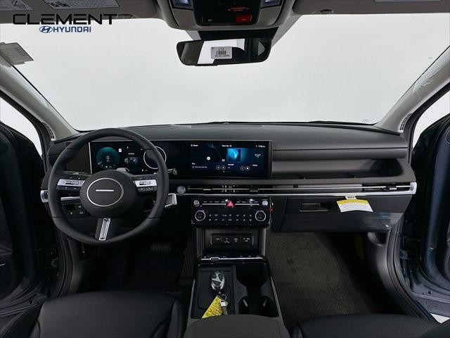 Hyundai Tucson Hybrid Vehicle Full-screen Gallery Image 11