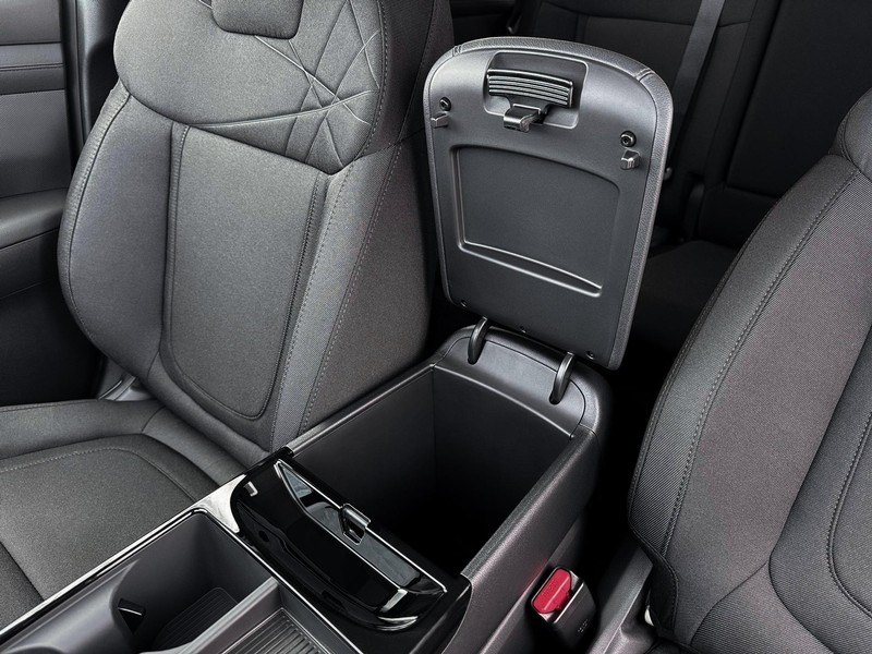 Hyundai Tucson Hybrid Vehicle Full-screen Gallery Image 18