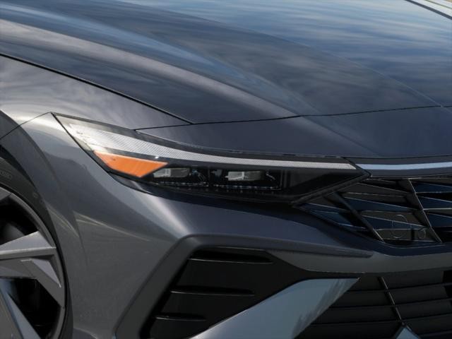 Hyundai Elantra Vehicle Image 09