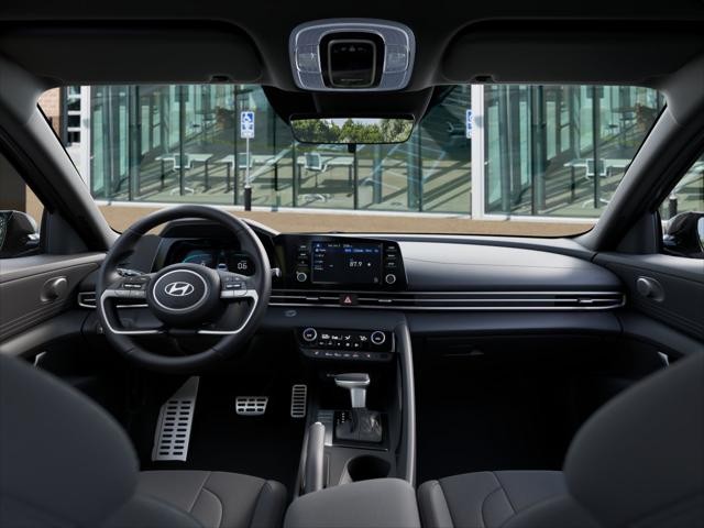 Hyundai Elantra Vehicle Image 11