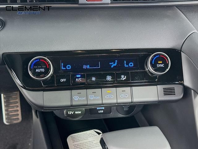 Hyundai Elantra Vehicle Full-screen Gallery Image 19