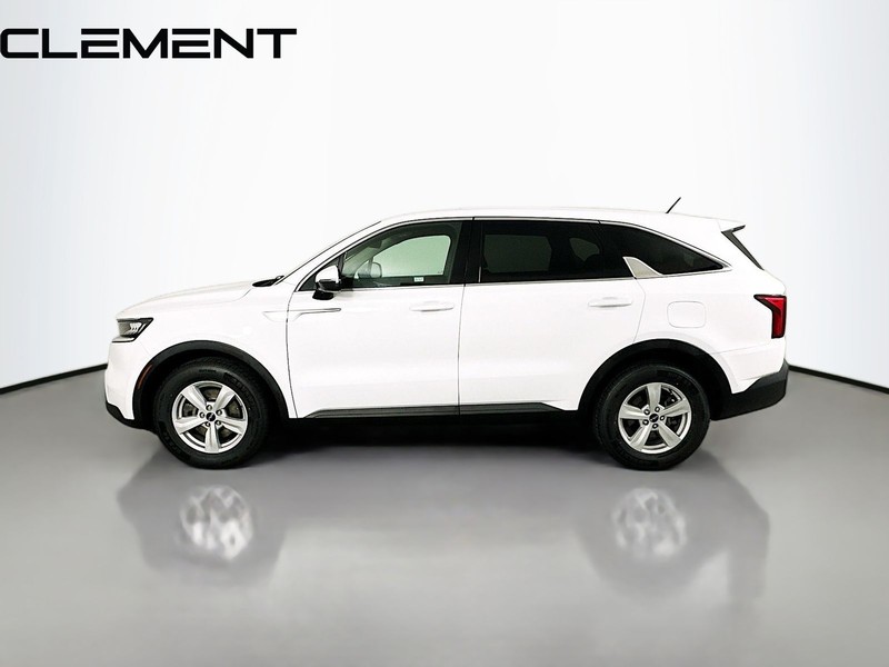 Kia Sorento Vehicle Full-screen Gallery Image 6