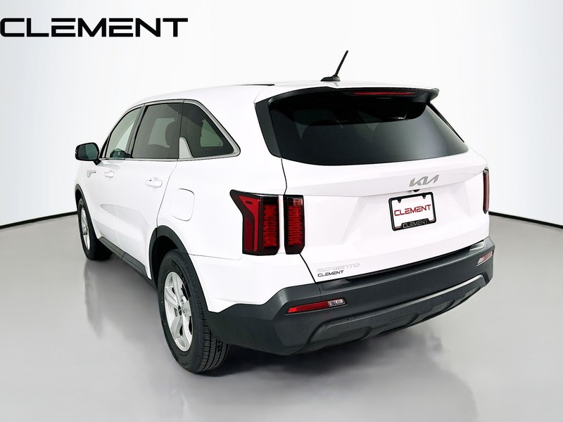 Kia Sorento Vehicle Full-screen Gallery Image 10