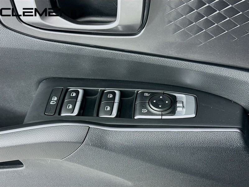 Kia Sorento Vehicle Full-screen Gallery Image 24