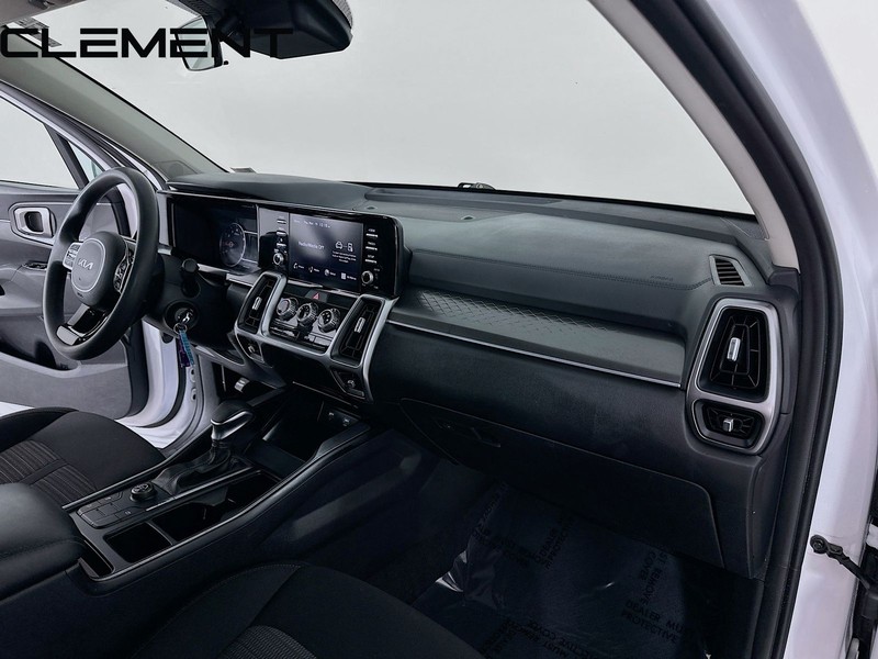 Kia Sorento Vehicle Full-screen Gallery Image 33