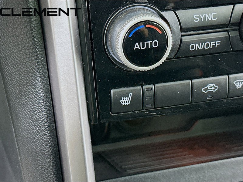 Subaru Ascent Vehicle Full-screen Gallery Image 23