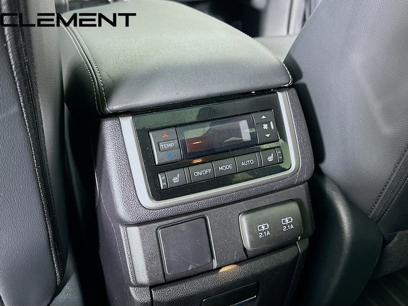 Subaru Ascent Vehicle Full-screen Gallery Image 36