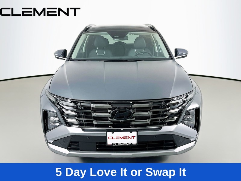 Hyundai Tucson Vehicle Full-screen Gallery Image 2