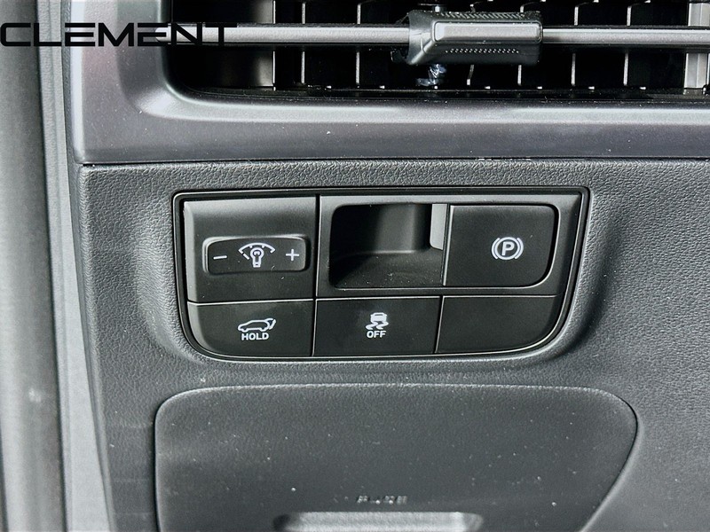 Hyundai Tucson Vehicle Full-screen Gallery Image 12