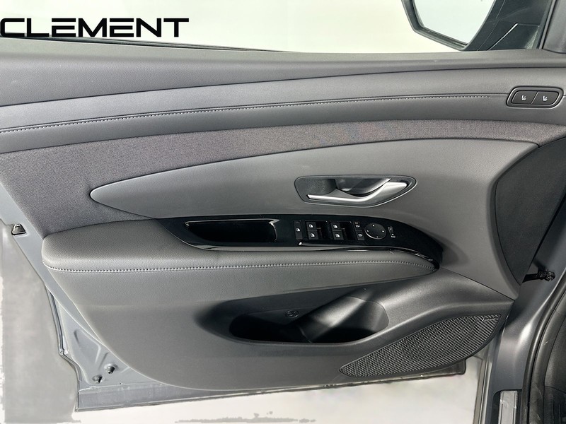 Hyundai Tucson Vehicle Full-screen Gallery Image 28