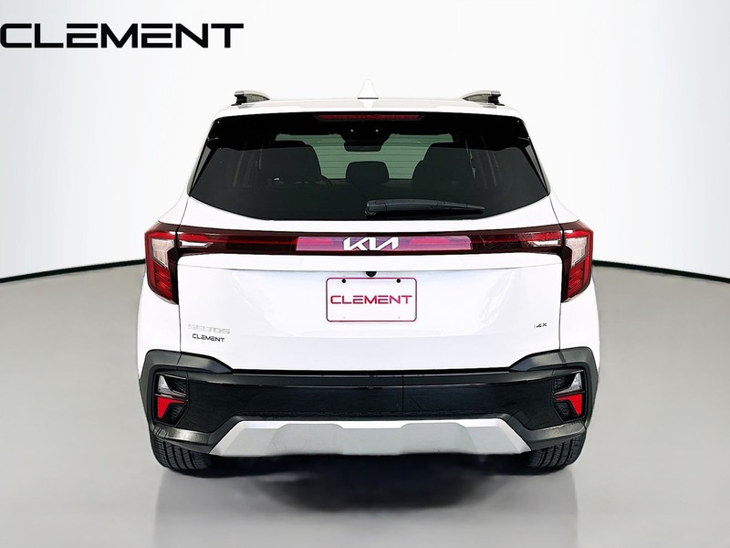 Kia Seltos Vehicle Full-screen Gallery Image 8