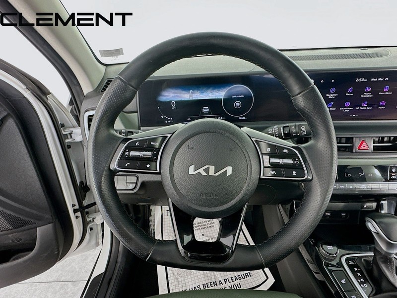 Kia Seltos Vehicle Full-screen Gallery Image 14