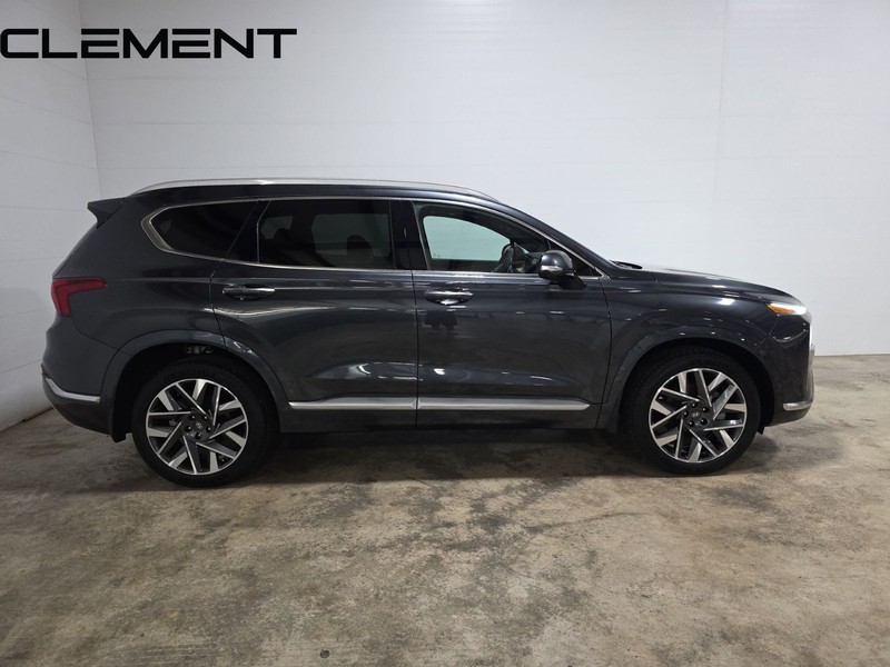 Hyundai Santa Fe Vehicle Full-screen Gallery Image 6