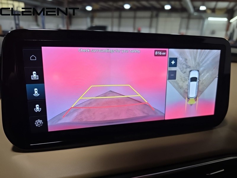 Hyundai Santa Fe Vehicle Full-screen Gallery Image 20