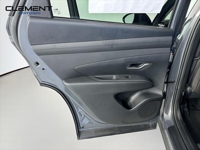 Hyundai Tucson Vehicle Full-screen Gallery Image 26