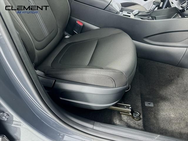 Hyundai Tucson Vehicle Full-screen Gallery Image 28