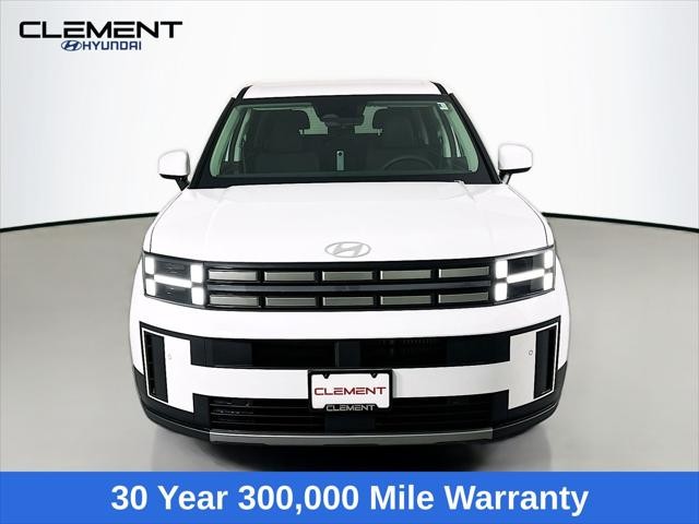 Hyundai Santa Fe Hybrid Vehicle Full-screen Gallery Image 2